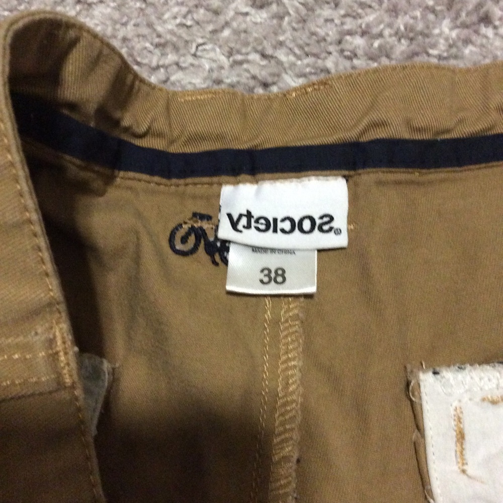 Shorts - Picture 4 of 4